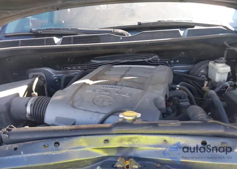 2010 Toyota Tundra Grade 5.7L V8 z USA, uszkodzony, nr VIN 5TFUY5F15AX138097